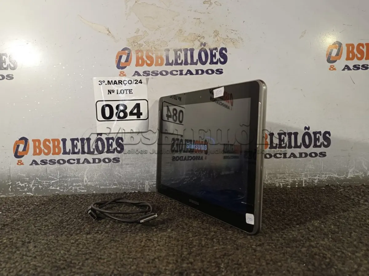 LOTE 084 - 01 TABLET SAMSUNG TAB2 TELA 10” COM CABO. (NO ESTADO) ATENÇÃO! FAZER A VISITAÇÃO ANTES DE ARREMATAR, NÃO SABEMOS SE FUNCIONA. LEILÃO NÃO TEM GARANTIA E NEM DEVOLUÇÃO, SUJEITO A POSSÍVEIS AVARIAS VISÍVEIS/OCULTAS E/OU AUSÊNCIA DE COMPONENTES.