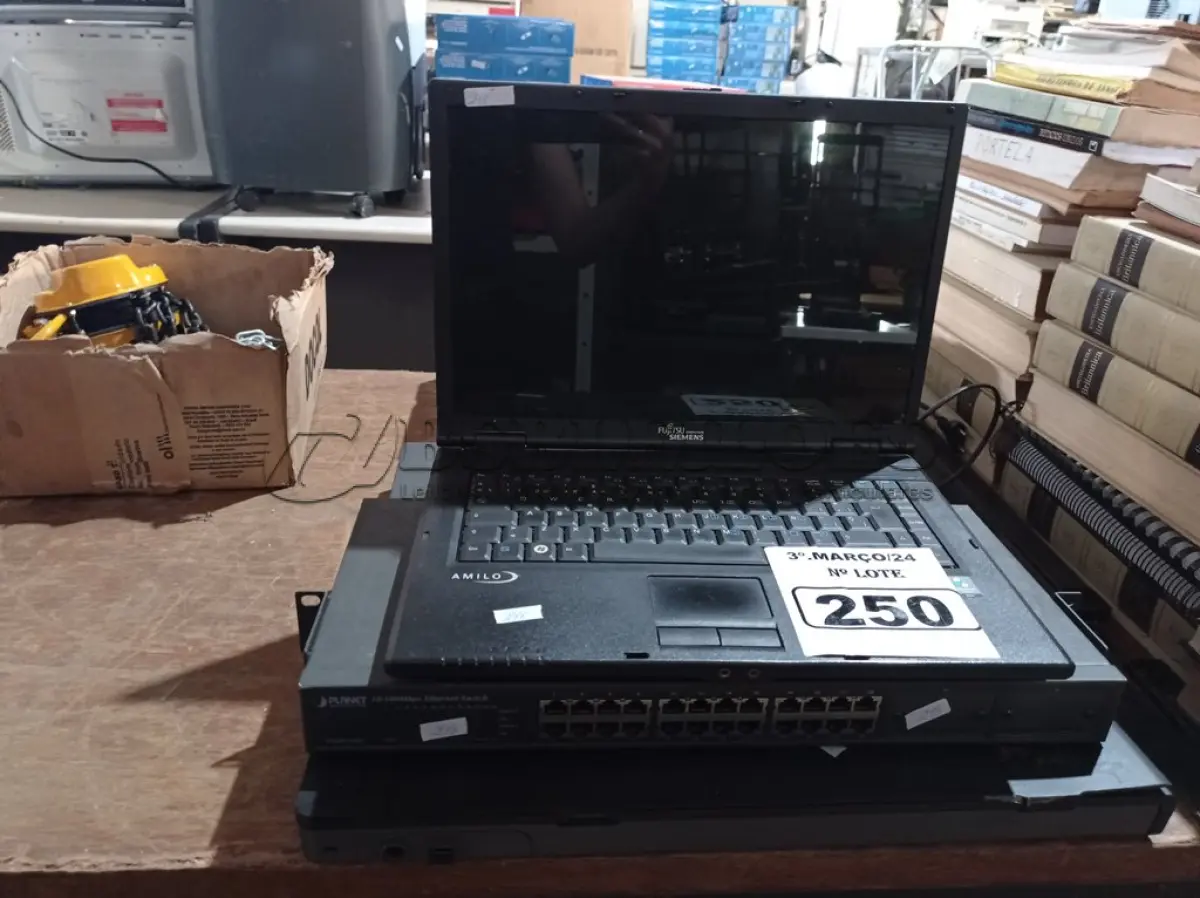 LOTE 250 - 01 SCANNER, 01 DVD, 02 SWITCHES E 01 NOTEBOOK MARCAS E MODELOS DIVERSOS. (NO ESTADO) ATENÇÃO! FAZER A VISITAÇÃO ANTES DE ARREMATAR, NÃO SABEMOS SE FUNCIONA. LEILÃO NÃO TEM GARANTIA E NEM DEVOLUÇÃO, SUJEITO A POSSÍVEIS AVARIAS VISÍVEIS/OCULTAS E/OU AUSÊNCIA DE COMPONENTES.