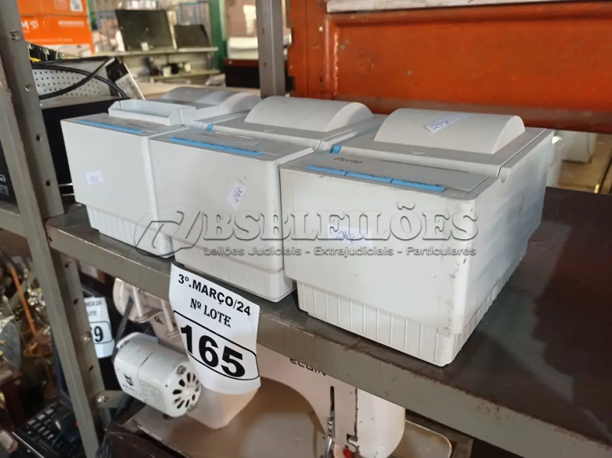 LOTE 165 - 03 IMPRESSORAS DE CUPOM. (NO ESTADO) ATENÇÃO! FAZER A VISITAÇÃO ANTES DE ARREMATAR, NÃO SABEMOS SE FUNCIONA. LEILÃO NÃO TEM GARANTIA E NEM DEVOLUÇÃO, SUJEITO A POSSÍVEIS AVARIAS VISÍVEIS/OCULTAS E/OU AUSÊNCIA DE COMPONENTES.