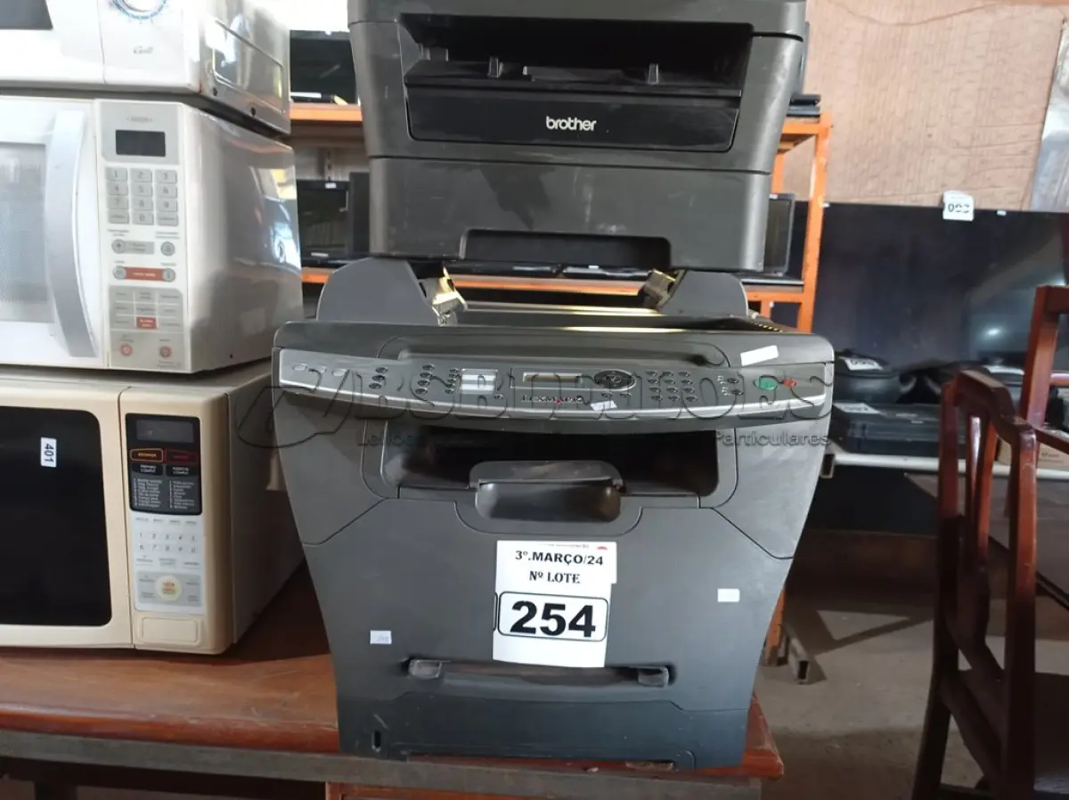 LOTE 254 - 03 IMPRESSORAS MARCAS E MODELOS DIVERSOS PARA RETIRADA DE PEÇAS. (NO ESTADO) ATENÇÃO! FAZER A VISITAÇÃO ANTES DE ARREMATAR, NÃO SABEMOS SE FUNCIONA. LEILÃO NÃO TEM GARANTIA E NEM DEVOLUÇÃO, SUJEITO A POSSÍVEIS AVARIAS VISÍVEIS/OCULTAS E/OU AUSÊNCIA DE COMPONENTES.