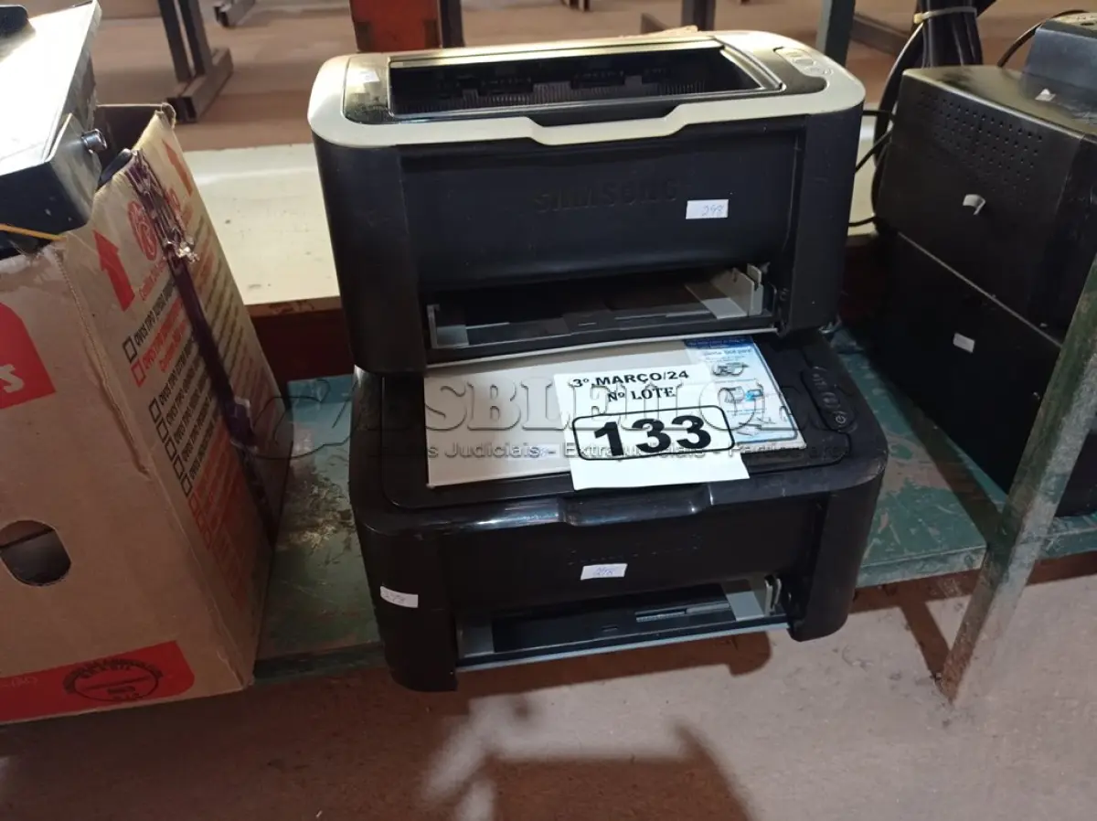 LOTE 133 - 03 IMPRESSORAS MARCAS E MODELOS DIVERSOS. (NO ESTADO) ATENÇÃO! FAZER A VISITAÇÃO ANTES DE ARREMATAR, NÃO SABEMOS SE FUNCIONA. LEILÃO NÃO TEM GARANTIA E NEM DEVOLUÇÃO, SUJEITO A POSSÍVEIS AVARIAS VISÍVEIS/OCULTAS E/OU AUSÊNCIA DE COMPONENTES.