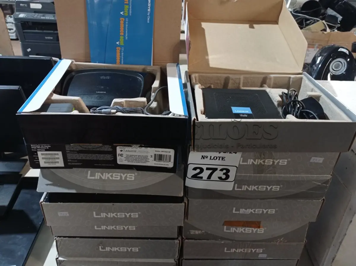 LOTE 273 - 14 ROTEADORES MARCAS E MODELOS DIVERSOS. (NO ESTADO) ATENÇÃO! FAZER A VISITAÇÃO ANTES DE ARREMATAR, NÃO SABEMOS SE FUNCIONA. LEILÃO NÃO TEM GARANTIA E NEM DEVOLUÇÃO, SUJEITO A POSSÍVEIS AVARIAS VISÍVEIS/OCULTAS E/OU AUSÊNCIA DE COMPONENTES.