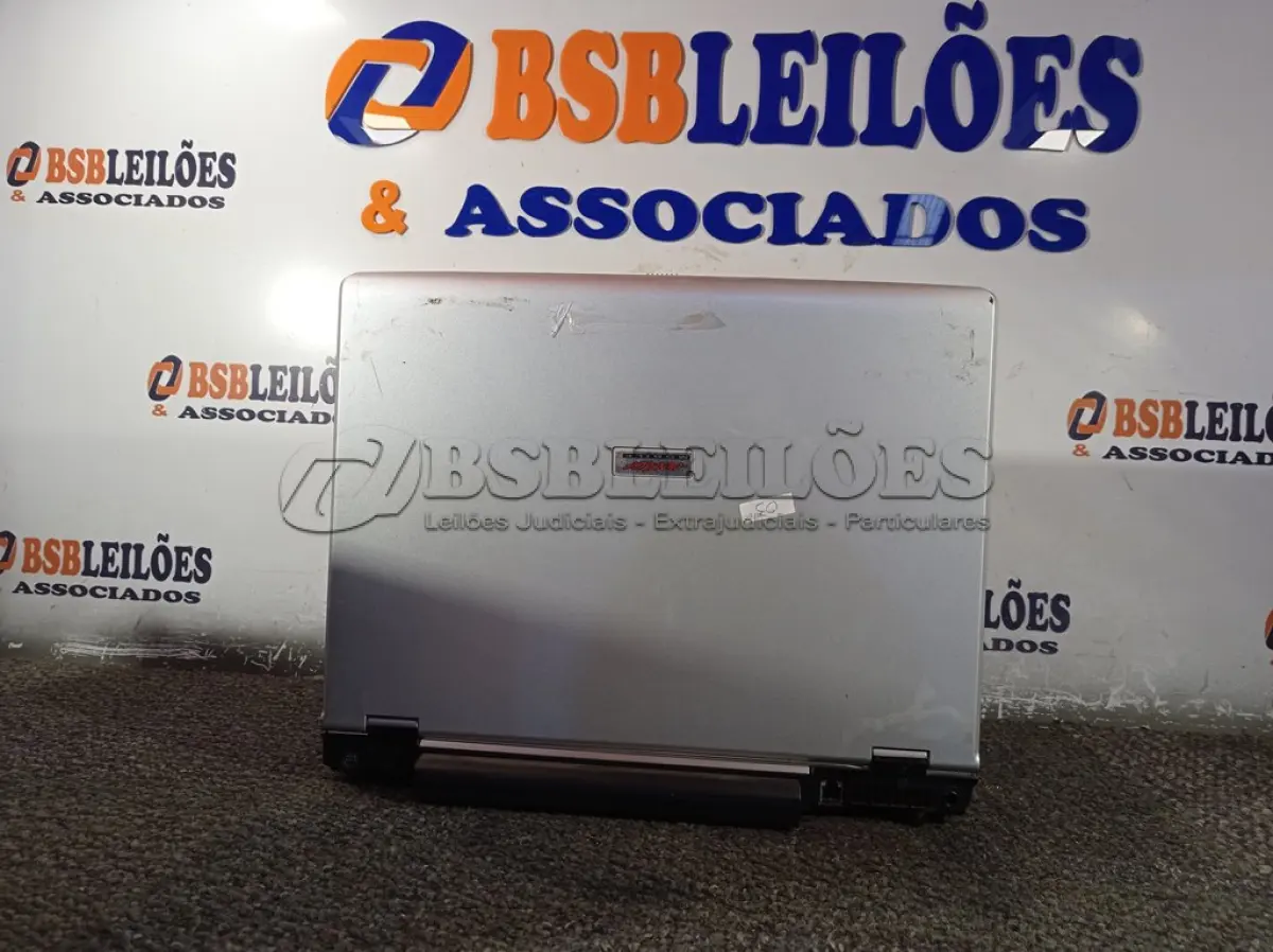LOTE 102 - 01 NOTEBOOK MARCA VECTOR. (NO ESTADO) ATENÇÃO! FAZER A VISITAÇÃO ANTES DE ARREMATAR, NÃO SABEMOS SE FUNCIONA. LEILÃO NÃO TEM GARANTIA E NEM DEVOLUÇÃO, SUJEITO A POSSÍVEIS AVARIAS VISÍVEIS/OCULTAS E/OU AUSÊNCIA DE COMPONENTES.