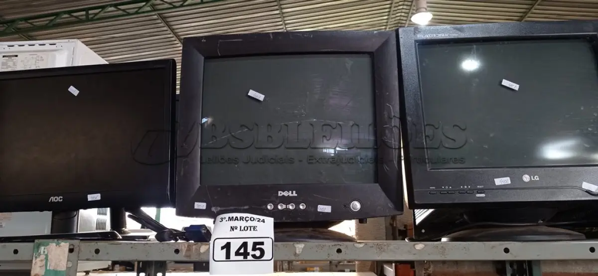 LOTE 145 - 07 MONITORES MARCAS E MODELOS DIVERSOS. (NO ESTADO) ATENÇÃO! FAZER A VISITAÇÃO ANTES DE ARREMATAR, NÃO SABEMOS SE FUNCIONA. LEILÃO NÃO TEM GARANTIA E NEM DEVOLUÇÃO, SUJEITO A POSSÍVEIS AVARIAS VISÍVEIS/OCULTAS E/OU AUSÊNCIA DE COMPONENTES.