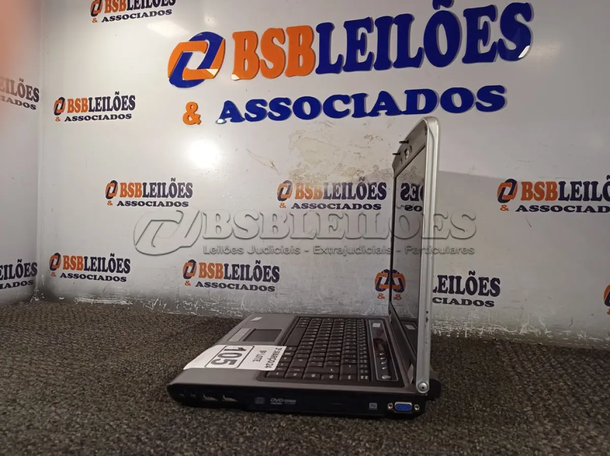 LOTE 105 - 01 NOTEBOOK MARCA VECTOR. (NO ESTADO) ATENÇÃO! FAZER A VISITAÇÃO ANTES DE ARREMATAR, NÃO SABEMOS SE FUNCIONA. LEILÃO NÃO TEM GARANTIA E NEM DEVOLUÇÃO, SUJEITO A POSSÍVEIS AVARIAS VISÍVEIS/OCULTAS E/OU AUSÊNCIA DE COMPONENTES.
