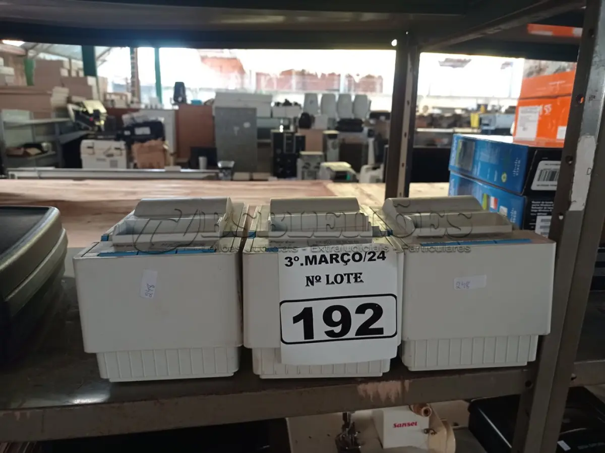 LOTE 192 - 03 IMPRESSORAS DE CUPOM. (NO ESTADO) ATENÇÃO! FAZER A VISITAÇÃO ANTES DE ARREMATAR, NÃO SABEMOS SE FUNCIONA. LEILÃO NÃO TEM GARANTIA E NEM DEVOLUÇÃO, SUJEITO A POSSÍVEIS AVARIAS VISÍVEIS/OCULTAS E/OU AUSÊNCIA DE COMPONENTES.
