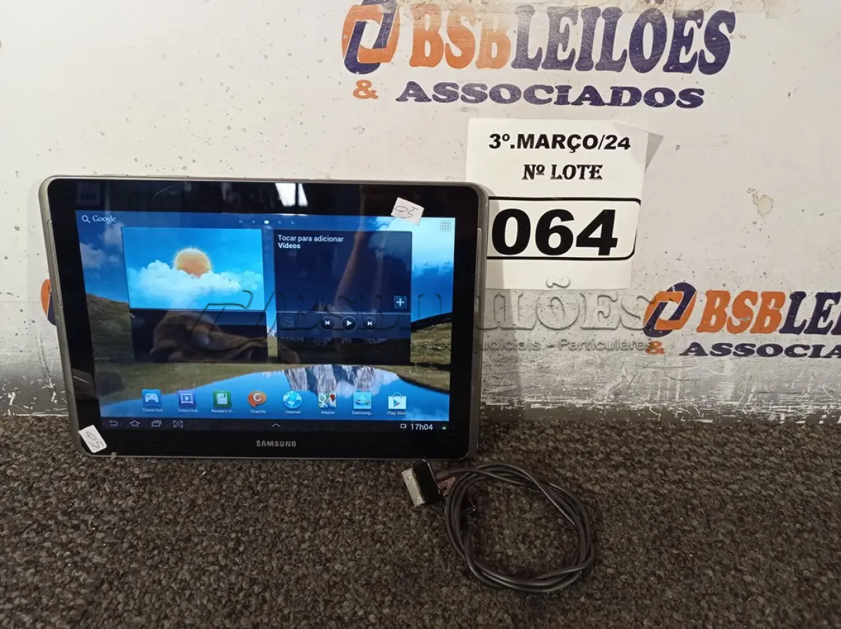 LOTE 064 - 01 TABLET SAMSUNG TAB2 TELA 10” COM CABO. (NO ESTADO) ATENÇÃO! FAZER A VISITAÇÃO ANTES DE ARREMATAR, NÃO SABEMOS SE FUNCIONA. LEILÃO NÃO TEM GARANTIA E NEM DEVOLUÇÃO, SUJEITO A POSSÍVEIS AVARIAS VISÍVEIS/OCULTAS E/OU AUSÊNCIA DE COMPONENTES.
