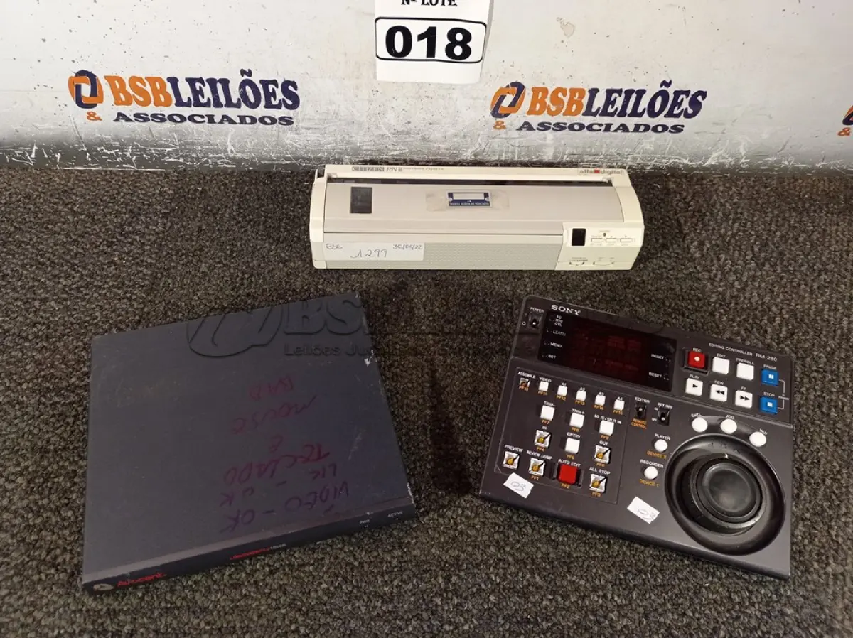 LOTE 018 - 01 CONTROLADOR REMOTO DE EDIÇÃO VTR SONY RM-280, 01 MINI CPU E 01 IMPRESSORA PORTÁTIL. (NO ESTADO) ATENÇÃO! FAZER A VISITAÇÃO ANTES DE ARREMATAR, NÃO SABEMOS SE FUNCIONA. LEILÃO NÃO TEM GARANTIA E NEM DEVOLUÇÃO, SUJEITO A POSSÍVEIS AVARIAS VISÍVEIS/OCULTAS E/OU AUSÊNCIA DE COMPONENTES.