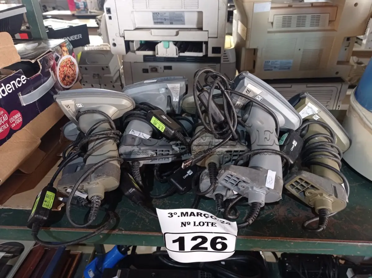 LOTE 126 - 01 LOTE COM VÁRIOS LEITORES DE CÓDIGO DE BARRAS MARCAS E MODELOS DIVERSOS. (NO ESTADO) ATENÇÃO! FAZER A VISITAÇÃO ANTES DE ARREMATAR, NÃO SABEMOS SE FUNCIONA. LEILÃO NÃO TEM GARANTIA E NEM DEVOLUÇÃO, SUJEITO A POSSÍVEIS AVARIAS VISÍVEIS/OCULTAS E/OU AUSÊNCIA DE COMPONENTES.