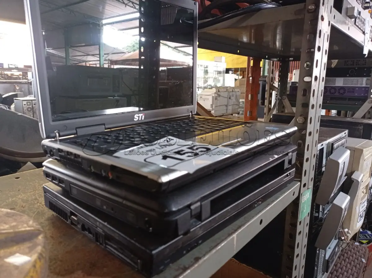 LOTE 155 - 03 NOTEBOOK’S MARCAS E MODELOS DIVERSOS PARA RETIRADA DE PEÇAS. (NO ESTADO) ATENÇÃO! FAZER A VISITAÇÃO ANTES DE ARREMATAR, NÃO SABEMOS SE FUNCIONA. LEILÃO NÃO TEM GARANTIA E NEM DEVOLUÇÃO, SUJEITO A POSSÍVEIS AVARIAS VISÍVEIS/OCULTAS E/OU AUSÊNCIA DE COMPONENTES.