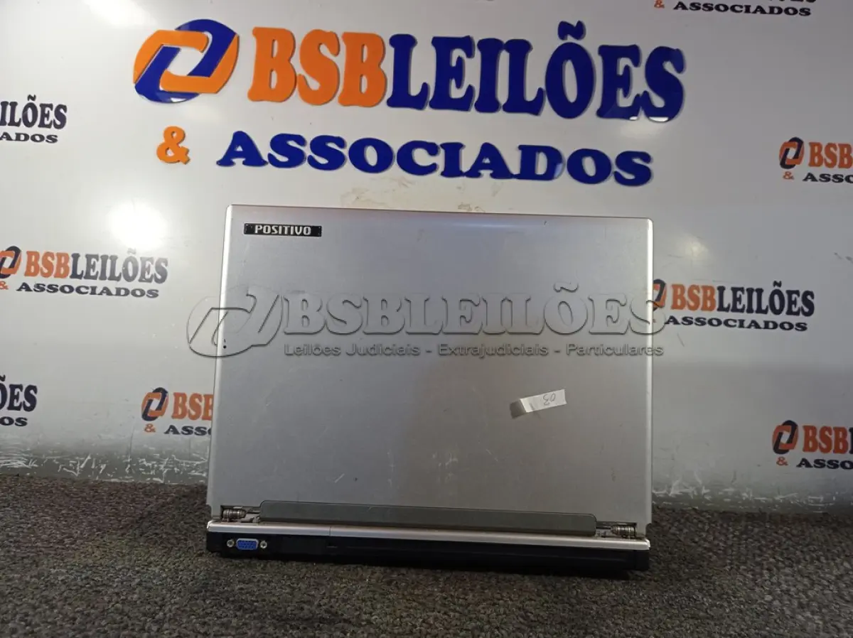 LOTE 111 - 01 NOTEBOOK MARCA POSITIVO. (NO ESTADO) ATENÇÃO! FAZER A VISITAÇÃO ANTES DE ARREMATAR, NÃO SABEMOS SE FUNCIONA. LEILÃO NÃO TEM GARANTIA E NEM DEVOLUÇÃO, SUJEITO A POSSÍVEIS AVARIAS VISÍVEIS/OCULTAS E/OU AUSÊNCIA DE COMPONENTES.