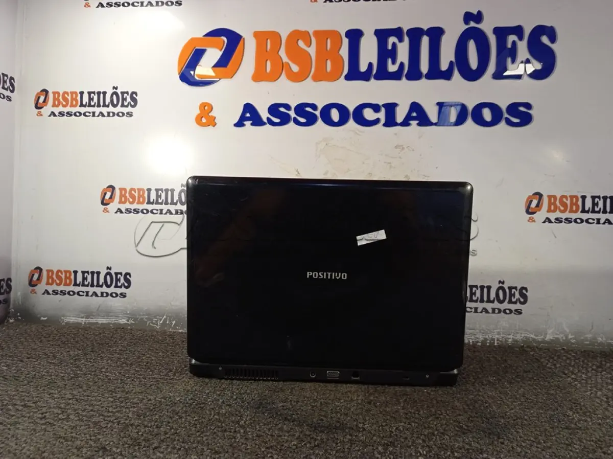 LOTE 103 - 01 NOTEBOOK MARCA POSITIVO MOBILE. (NO ESTADO) ATENÇÃO! FAZER A VISITAÇÃO ANTES DE ARREMATAR, NÃO SABEMOS SE FUNCIONA. LEILÃO NÃO TEM GARANTIA E NEM DEVOLUÇÃO, SUJEITO A POSSÍVEIS AVARIAS VISÍVEIS/OCULTAS E/OU AUSÊNCIA DE COMPONENTES.