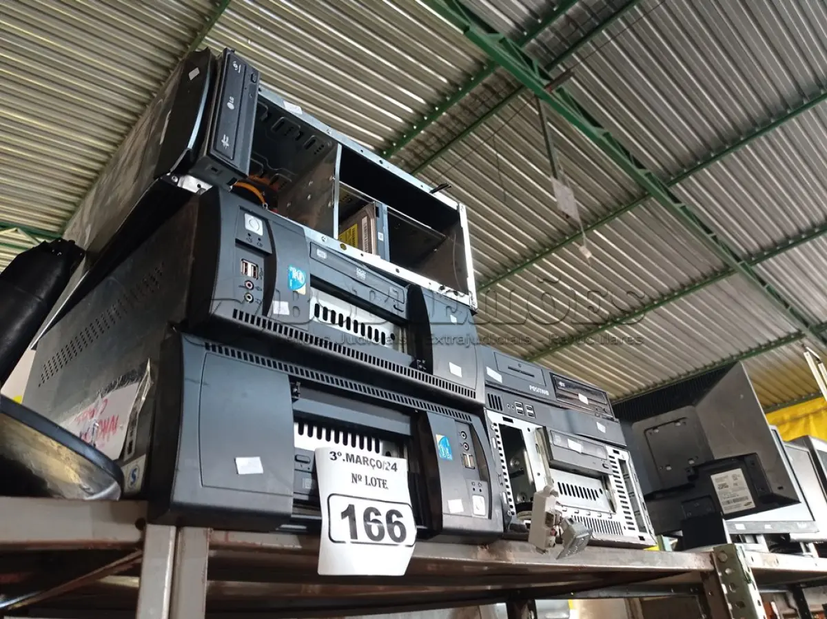 LOTE 166 - 05 CPU’S MARCAS E MODELOS DIVERSOS PARA RETIRADA DE PEÇAS. (NO ESTADO) ATENÇÃO! FAZER A VISITAÇÃO ANTES DE ARREMATAR, NÃO SABEMOS SE FUNCIONA. LEILÃO NÃO TEM GARANTIA E NEM DEVOLUÇÃO, SUJEITO A POSSÍVEIS AVARIAS VISÍVEIS/OCULTAS E/OU AUSÊNCIA DE COMPONENTES.
