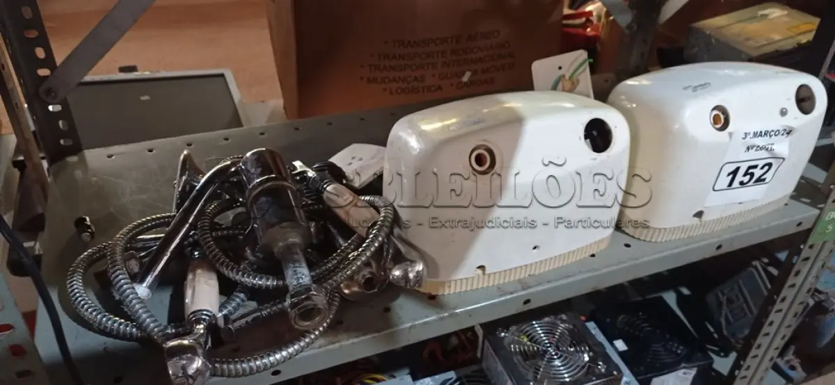 LOTE 152 - 02 DUCHAS E MATERIAL HIDRÁULICO DIVERSOS. (NO ESTADO) ATENÇÃO! FAZER A VISITAÇÃO ANTES DE ARREMATAR, NÃO SABEMOS SE FUNCIONA. LEILÃO NÃO TEM GARANTIA E NEM DEVOLUÇÃO, SUJEITO A POSSÍVEIS AVARIAS VISÍVEIS/OCULTAS E/OU AUSÊNCIA DE COMPONENTES.