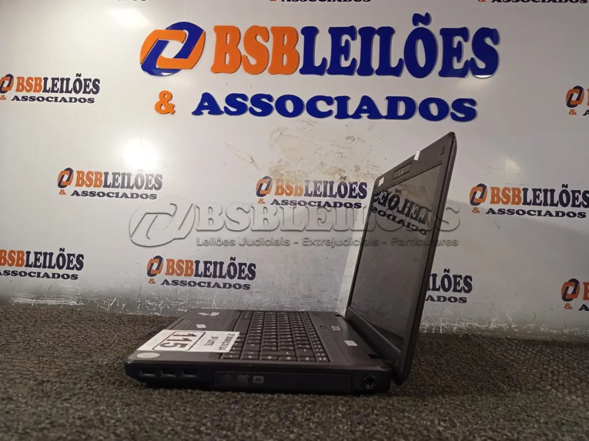 LOTE 115 - 01 NOTEBOOK MARCA VECTOR. (NO ESTADO) ATENÇÃO! FAZER A VISITAÇÃO ANTES DE ARREMATAR, NÃO SABEMOS SE FUNCIONA. LEILÃO NÃO TEM GARANTIA E NEM DEVOLUÇÃO, SUJEITO A POSSÍVEIS AVARIAS VISÍVEIS/OCULTAS E/OU AUSÊNCIA DE COMPONENTES.