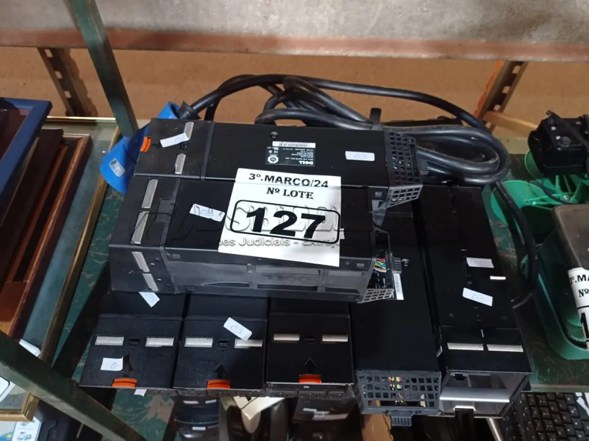 LOTE 127 - 03 RÉGUAS ELÉTRICAS PARA RACK E 07 VENTOINHAS PARA SERVIDOR. (NO ESTADO) ATENÇÃO! FAZER A VISITAÇÃO ANTES DE ARREMATAR, NÃO SABEMOS SE FUNCIONA. LEILÃO NÃO TEM GARANTIA E NEM DEVOLUÇÃO, SUJEITO A POSSÍVEIS AVARIAS VISÍVEIS/OCULTAS E/OU AUSÊNCIA DE COMPONENTES.