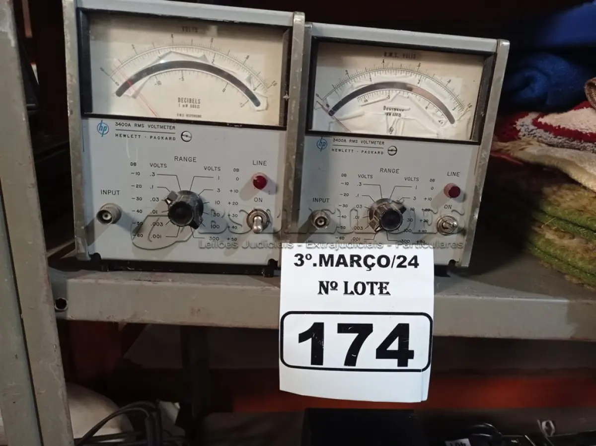 LOTE 174 - 02 DECIBELÍMETROS. (NO ESTADO) ATENÇÃO! FAZER A VISITAÇÃO ANTES DE ARREMATAR, NÃO SABEMOS SE FUNCIONA. LEILÃO NÃO TEM GARANTIA E NEM DEVOLUÇÃO, SUJEITO A POSSÍVEIS AVARIAS VISÍVEIS/OCULTAS E/OU AUSÊNCIA DE COMPONENTES.