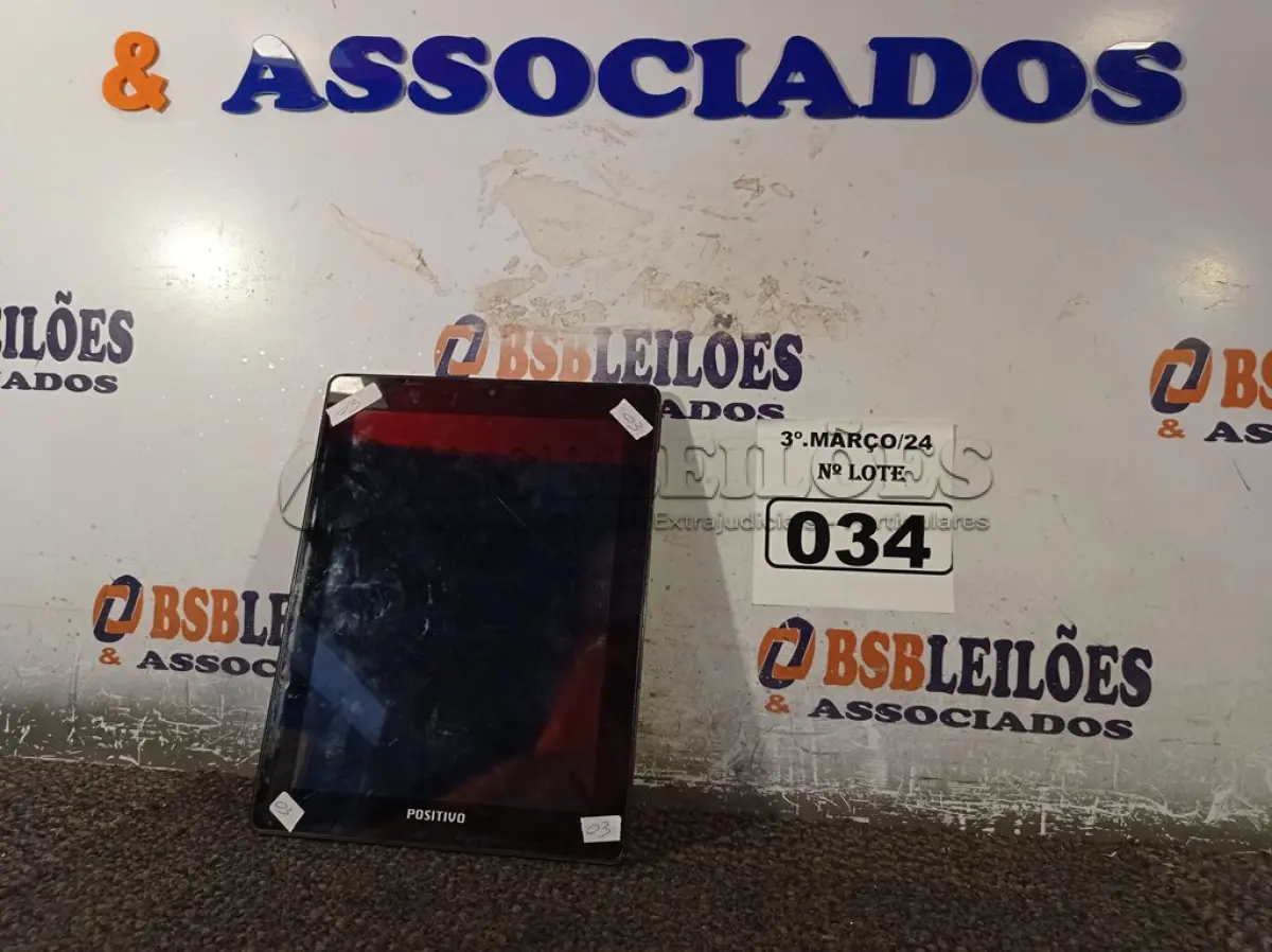 LOTE 034 - 01 TABLET MARCA POSITIVO. (NO ESTADO) ATENÇÃO! FAZER A VISITAÇÃO ANTES DE ARREMATAR, NÃO SABEMOS SE FUNCIONA. LEILÃO NÃO TEM GARANTIA E NEM DEVOLUÇÃO, SUJEITO A POSSÍVEIS AVARIAS VISÍVEIS/OCULTAS E/OU AUSÊNCIA DE COMPONENTES.