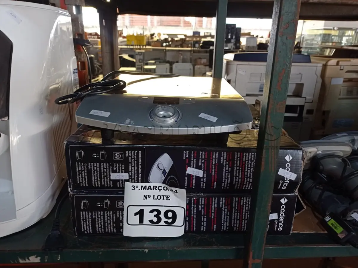 LOTE 139 - 02 FOGÕES DE INDUÇÃO MARCAS CADENCE. (NO ESTADO) ATENÇÃO! FAZER A VISITAÇÃO ANTES DE ARREMATAR, NÃO SABEMOS SE FUNCIONA. LEILÃO NÃO TEM GARANTIA E NEM DEVOLUÇÃO, SUJEITO A POSSÍVEIS AVARIAS VISÍVEIS/OCULTAS E/OU AUSÊNCIA DE COMPONENTES.