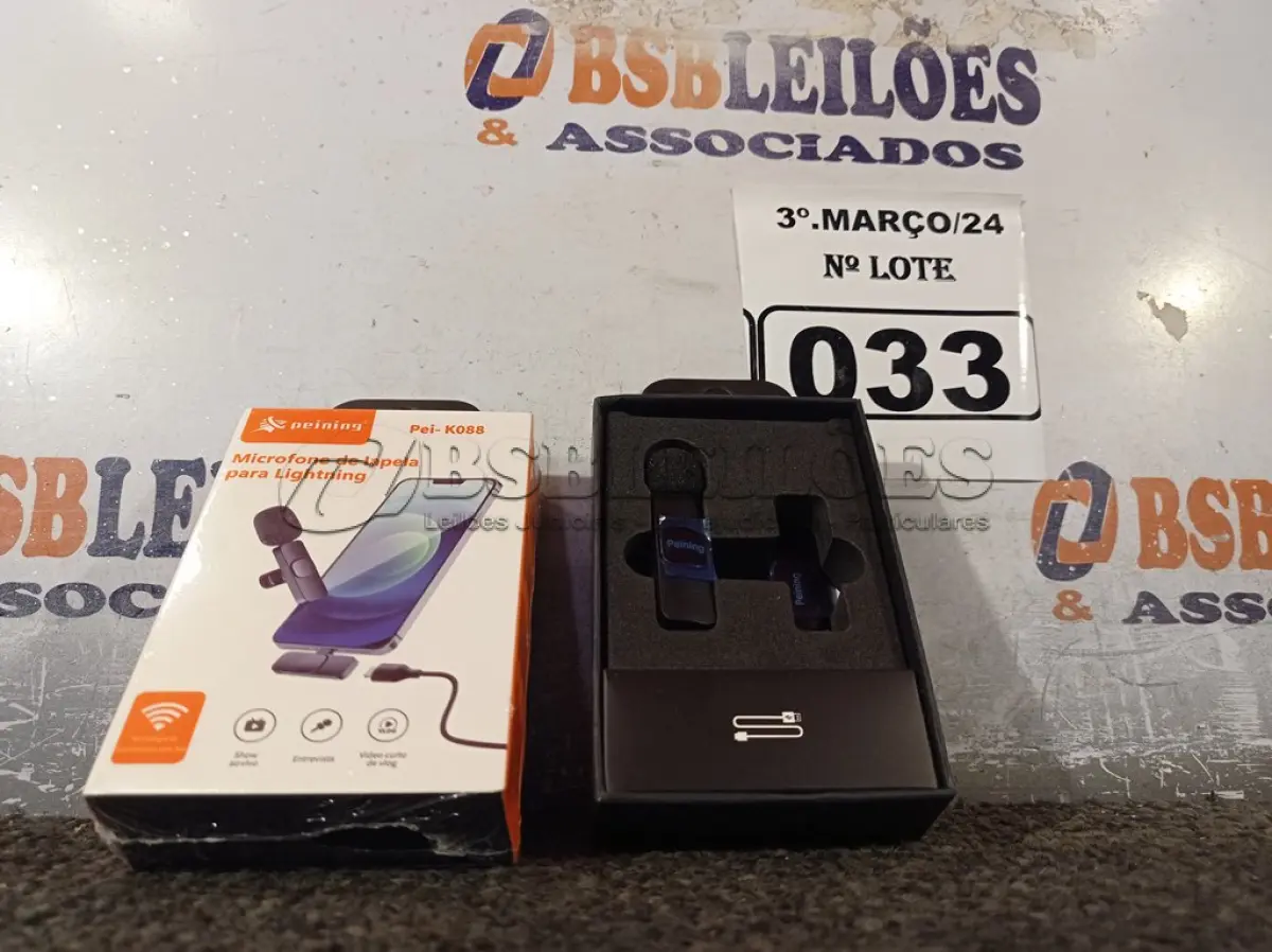 LOTE 033 - 02 MICROFONES DE LAPELA. (NO ESTADO) ATENÇÃO! FAZER A VISITAÇÃO ANTES DE ARREMATAR, NÃO SABEMOS SE FUNCIONA. LEILÃO NÃO TEM GARANTIA E NEM DEVOLUÇÃO, SUJEITO A POSSÍVEIS AVARIAS VISÍVEIS/OCULTAS E/OU AUSÊNCIA DE COMPONENTES.
