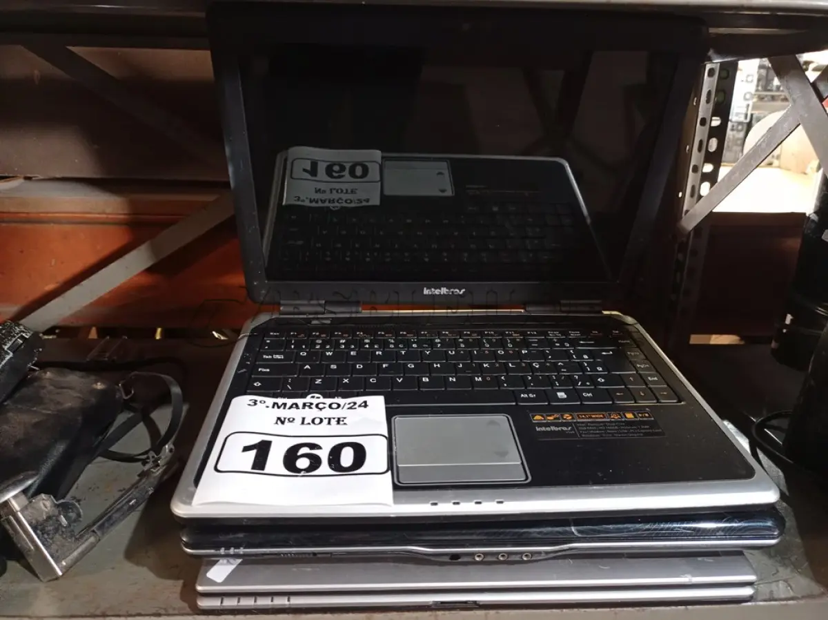 LOTE 160 - 03 NOTEBOOK’S MARCAS E MODELOS DIVERSOS PARA RETIRADA DE PEÇAS. (NO ESTADO) ATENÇÃO! FAZER A VISITAÇÃO ANTES DE ARREMATAR, NÃO SABEMOS SE FUNCIONA. LEILÃO NÃO TEM GARANTIA E NEM DEVOLUÇÃO, SUJEITO A POSSÍVEIS AVARIAS VISÍVEIS/OCULTAS E/OU AUSÊNCIA DE COMPONENTES.