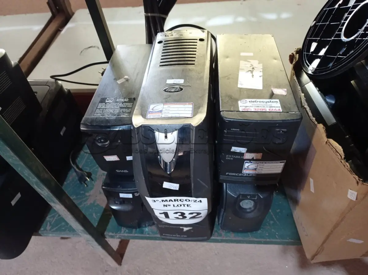LOTE 132 - 04 ESTABILIZADORES E 03 NOBREAKS MARCAS E MODELOS DIVERSOS PARA RETIRADA DE PEÇAS. (NO ESTADO) ATENÇÃO! FAZER A VISITAÇÃO ANTES DE ARREMATAR, NÃO SABEMOS SE FUNCIONA. LEILÃO NÃO TEM GARANTIA E NEM DEVOLUÇÃO, SUJEITO A POSSÍVEIS AVARIAS VISÍVEIS/OCULTAS E/OU AUSÊNCIA DE COMPONENTES.