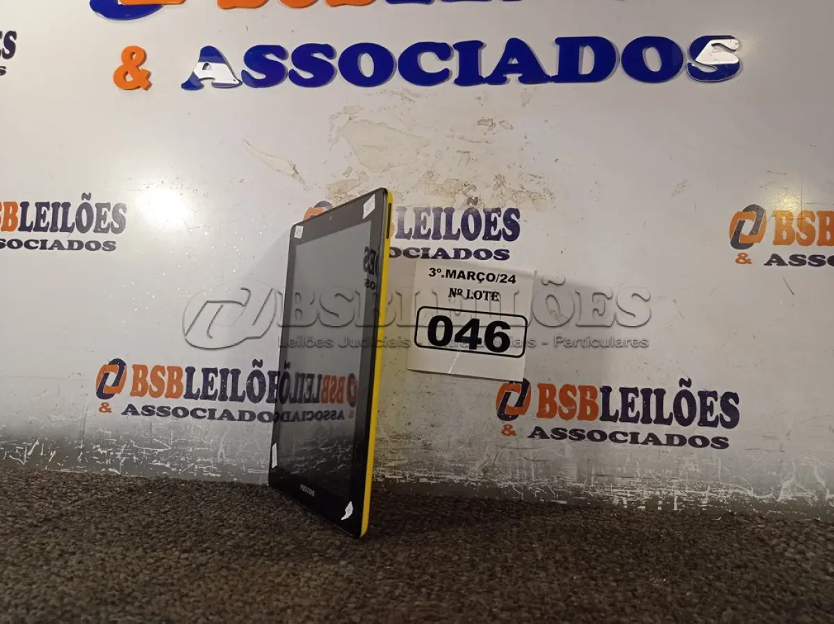 LOTE 046 - 01 TABLET MARCA POSITIVO. (NO ESTADO) ATENÇÃO! FAZER A VISITAÇÃO ANTES DE ARREMATAR, NÃO SABEMOS SE FUNCIONA. LEILÃO NÃO TEM GARANTIA E NEM DEVOLUÇÃO, SUJEITO A POSSÍVEIS AVARIAS VISÍVEIS/OCULTAS E/OU AUSÊNCIA DE COMPONENTES.