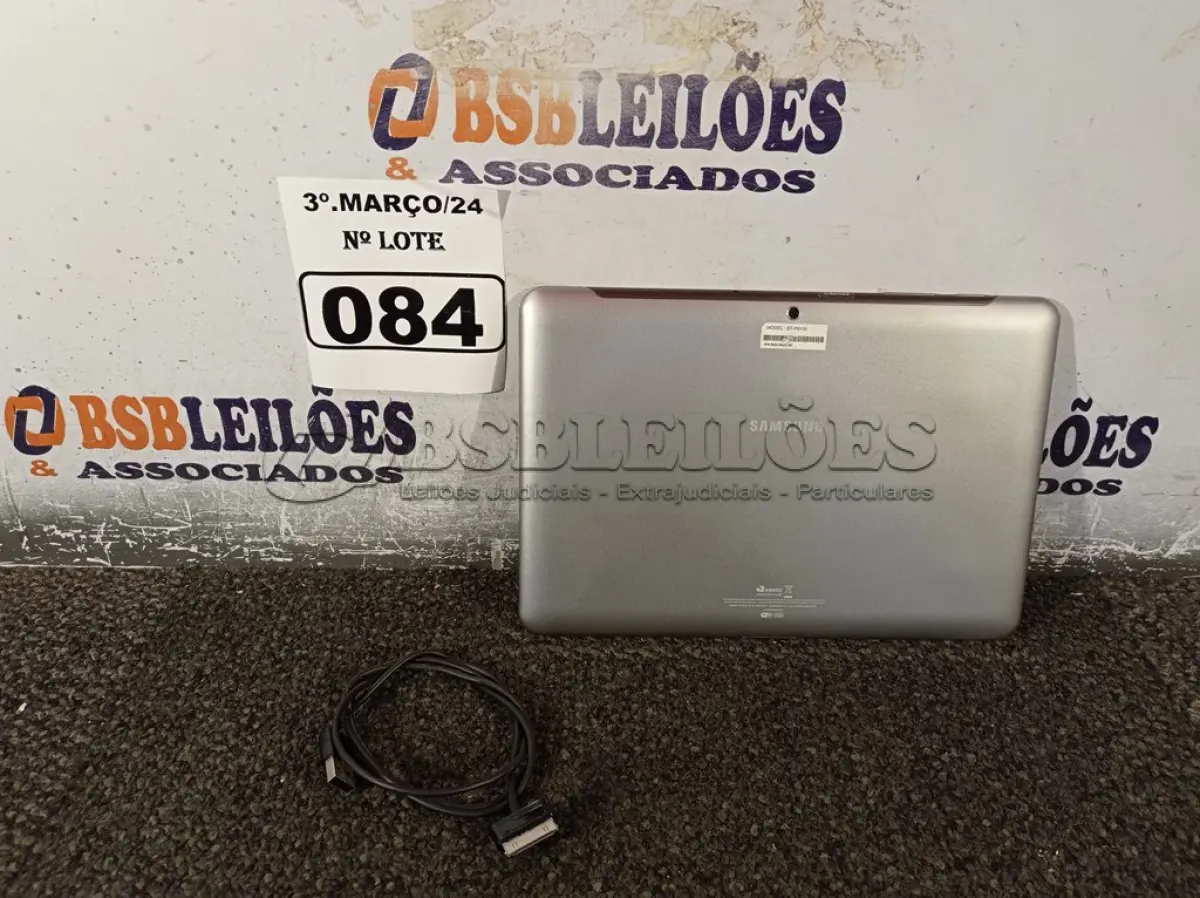 LOTE 084 - 01 TABLET SAMSUNG TAB2 TELA 10” COM CABO. (NO ESTADO) ATENÇÃO! FAZER A VISITAÇÃO ANTES DE ARREMATAR, NÃO SABEMOS SE FUNCIONA. LEILÃO NÃO TEM GARANTIA E NEM DEVOLUÇÃO, SUJEITO A POSSÍVEIS AVARIAS VISÍVEIS/OCULTAS E/OU AUSÊNCIA DE COMPONENTES.