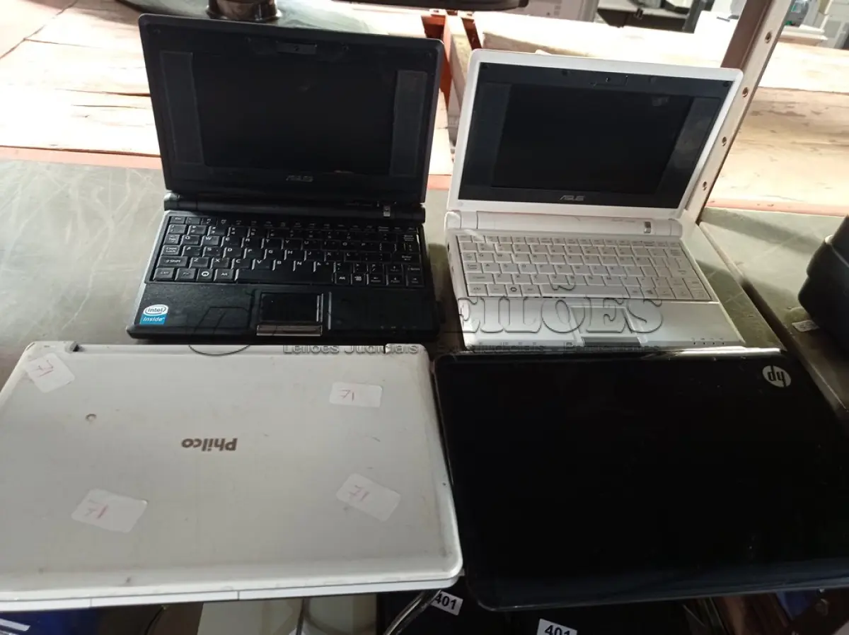 LOTE 195 - 02 NETBOOK’S MARCAS E MODELOS DIVERSOS PARA RETIRADA DE PEÇAS. (NO ESTADO) ATENÇÃO! FAZER A VISITAÇÃO ANTES DE ARREMATAR, NÃO SABEMOS SE FUNCIONA. LEILÃO NÃO TEM GARANTIA E NEM DEVOLUÇÃO, SUJEITO A POSSÍVEIS AVARIAS VISÍVEIS/OCULTAS E/OU AUSÊNCIA DE COMPONENTES.