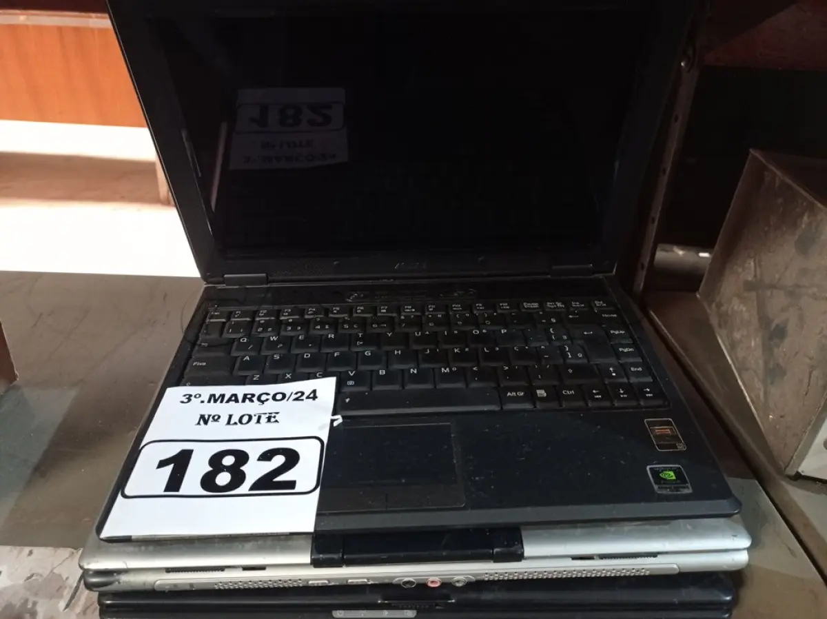 LOTE 182 - 03 NOTEBOOK’S MARCAS E MODELOS DIVERSOS PARA RETIRADA DE PEÇAS. (NO ESTADO) ATENÇÃO! FAZER A VISITAÇÃO ANTES DE ARREMATAR, NÃO SABEMOS SE FUNCIONA. LEILÃO NÃO TEM GARANTIA E NEM DEVOLUÇÃO, SUJEITO A POSSÍVEIS AVARIAS VISÍVEIS/OCULTAS E/OU AUSÊNCIA DE COMPONENTES.