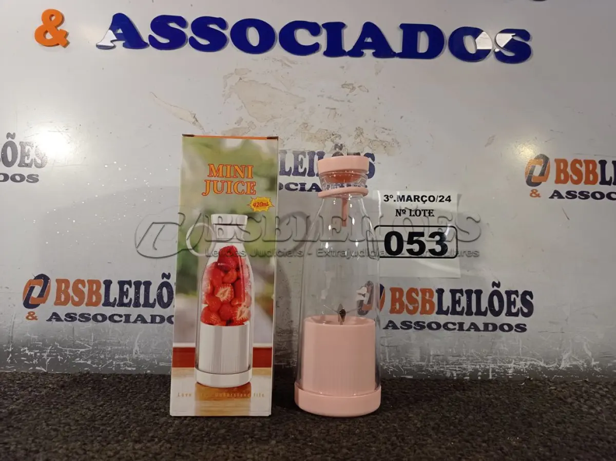LOTE 053 - 01 LIQUIDIFICADOR PORTÁTIL. (NO ESTADO) ATENÇÃO! FAZER A VISITAÇÃO ANTES DE ARREMATAR, NÃO SABEMOS SE FUNCIONA. LEILÃO NÃO TEM GARANTIA E NEM DEVOLUÇÃO, SUJEITO A POSSÍVEIS AVARIAS VISÍVEIS/OCULTAS E/OU AUSÊNCIA DE COMPONENTES.