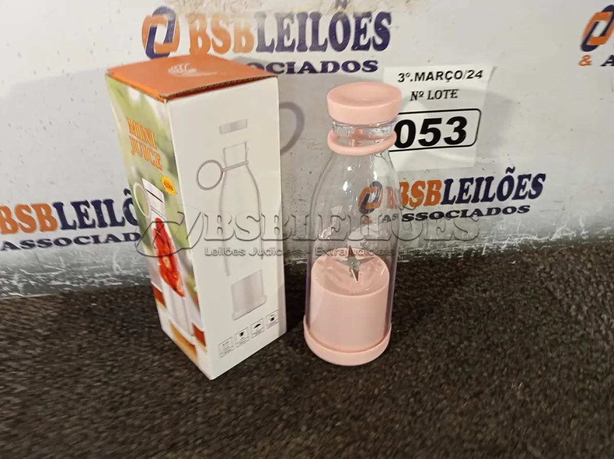 LOTE 053 - 01 LIQUIDIFICADOR PORTÁTIL. (NO ESTADO) ATENÇÃO! FAZER A VISITAÇÃO ANTES DE ARREMATAR, NÃO SABEMOS SE FUNCIONA. LEILÃO NÃO TEM GARANTIA E NEM DEVOLUÇÃO, SUJEITO A POSSÍVEIS AVARIAS VISÍVEIS/OCULTAS E/OU AUSÊNCIA DE COMPONENTES.
