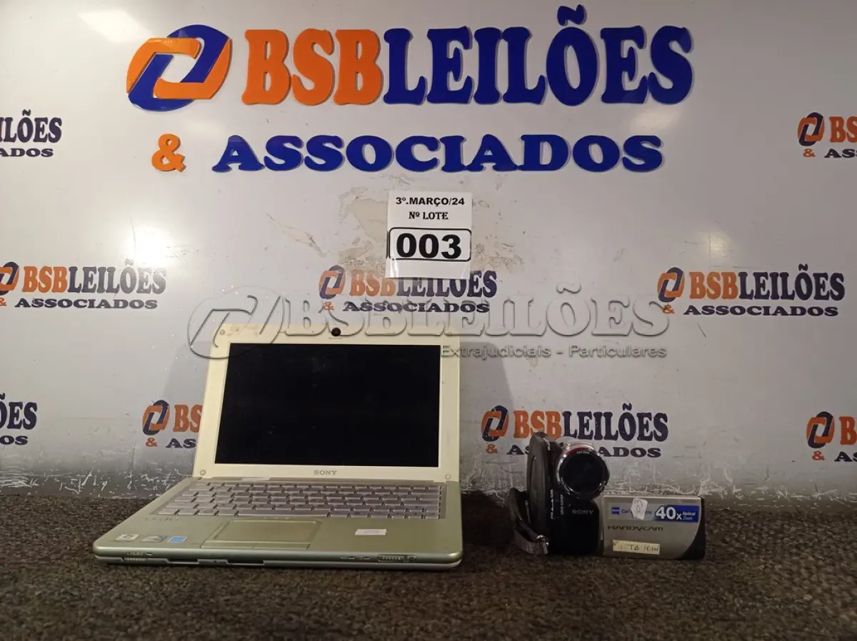 LOTE 003 - 01 NETBOOK E 01 FILMADORA MARCAS E MODELOS DIVERSOS. (NO ESTADO) ATENÇÃO! FAZER A VISITAÇÃO ANTES DE ARREMATAR, NÃO SABEMOS SE FUNCIONA. LEILÃO NÃO TEM GARANTIA E NEM DEVOLUÇÃO, SUJEITO A POSSÍVEIS AVARIAS VISÍVEIS/OCULTAS E/OU AUSÊNCIA DE COMPONENTES.