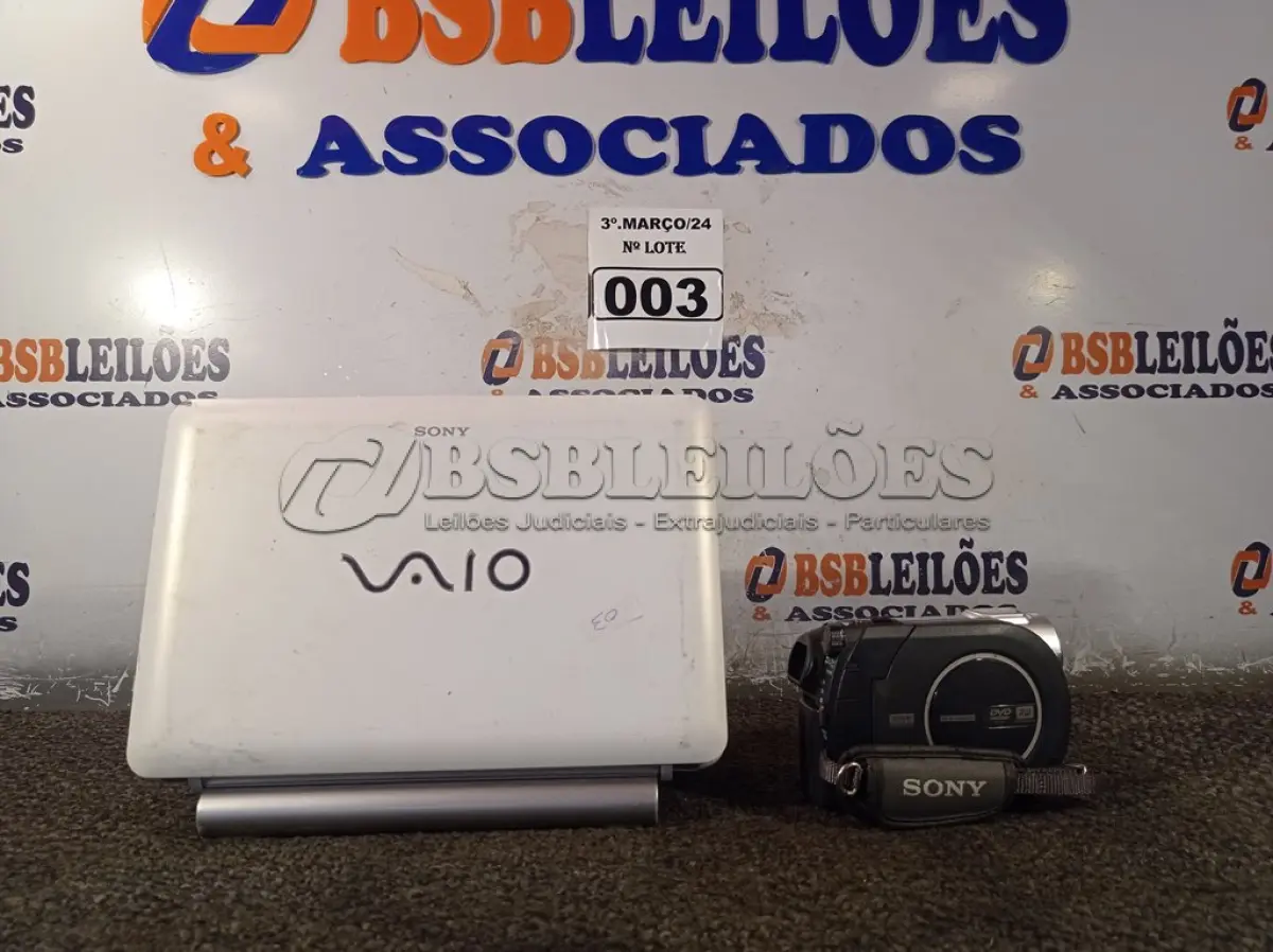 LOTE 003 - 01 NETBOOK E 01 FILMADORA MARCAS E MODELOS DIVERSOS. (NO ESTADO) ATENÇÃO! FAZER A VISITAÇÃO ANTES DE ARREMATAR, NÃO SABEMOS SE FUNCIONA. LEILÃO NÃO TEM GARANTIA E NEM DEVOLUÇÃO, SUJEITO A POSSÍVEIS AVARIAS VISÍVEIS/OCULTAS E/OU AUSÊNCIA DE COMPONENTES.