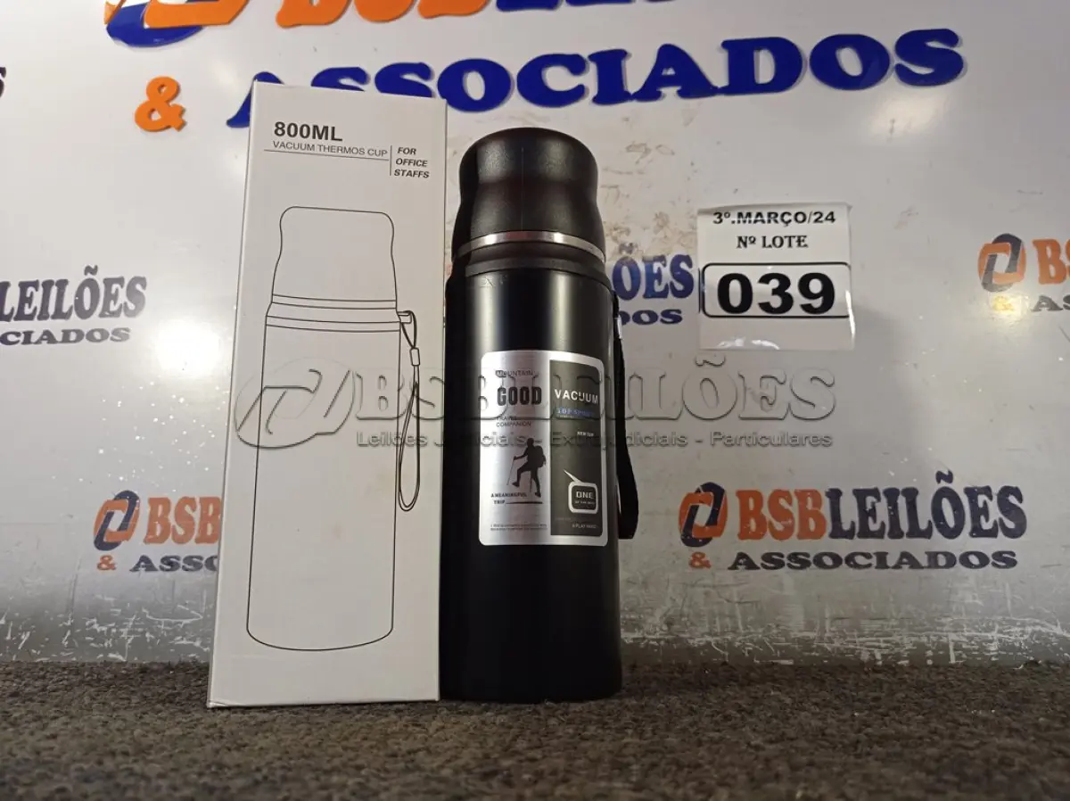 LOTE 039 - 01 GARRAFA TÉRMICA 800ML. (NO ESTADO) ATENÇÃO! FAZER A VISITAÇÃO ANTES DE ARREMATAR, NÃO SABEMOS SE FUNCIONA. LEILÃO NÃO TEM GARANTIA E NEM DEVOLUÇÃO, SUJEITO A POSSÍVEIS AVARIAS VISÍVEIS/OCULTAS E/OU AUSÊNCIA DE COMPONENTES.