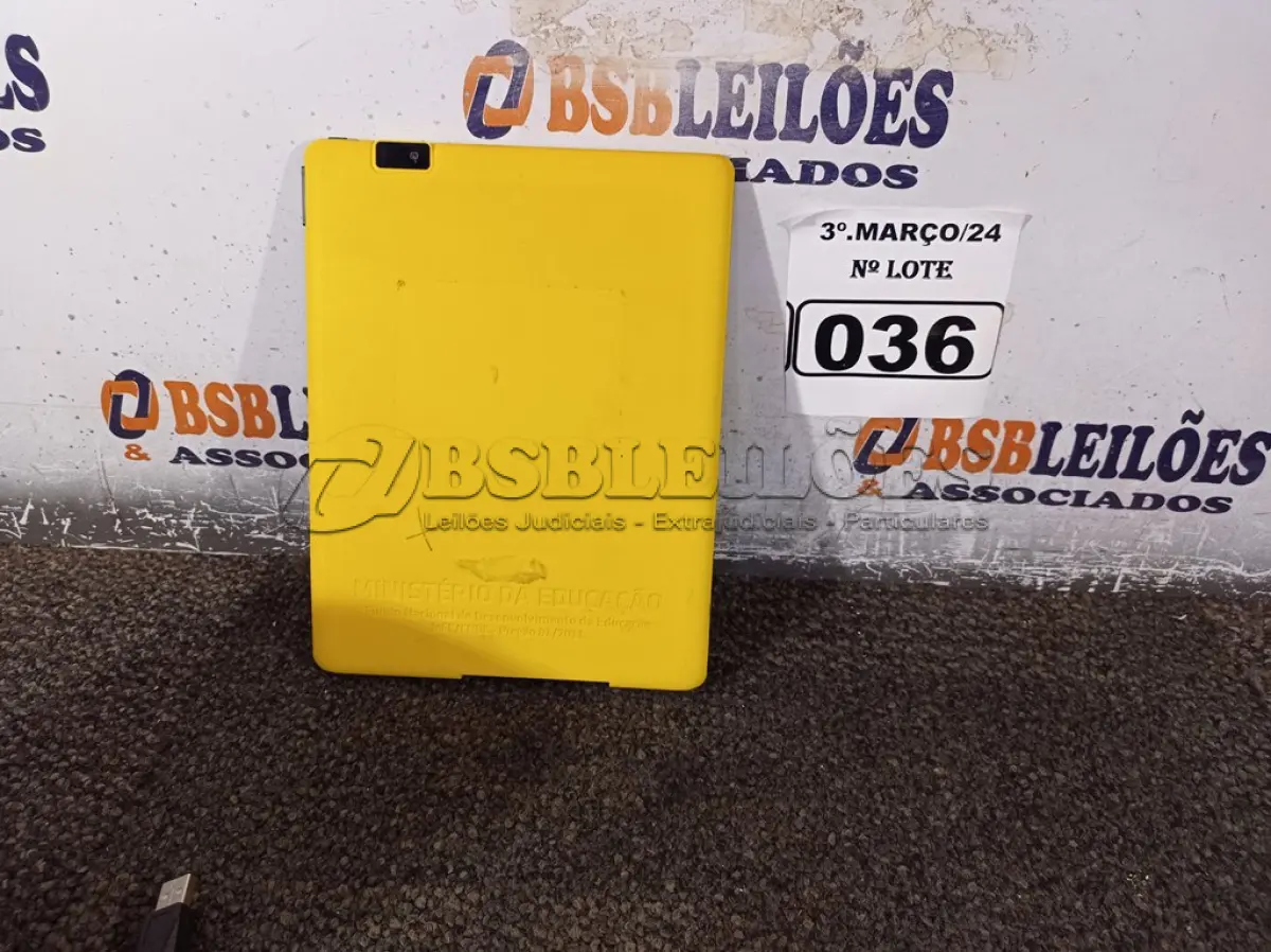 LOTE 036 - 01 TABLET MARCA POSITIVO. (NO ESTADO) ATENÇÃO! FAZER A VISITAÇÃO ANTES DE ARREMATAR, NÃO SABEMOS SE FUNCIONA. LEILÃO NÃO TEM GARANTIA E NEM DEVOLUÇÃO, SUJEITO A POSSÍVEIS AVARIAS VISÍVEIS/OCULTAS E/OU AUSÊNCIA DE COMPONENTES.