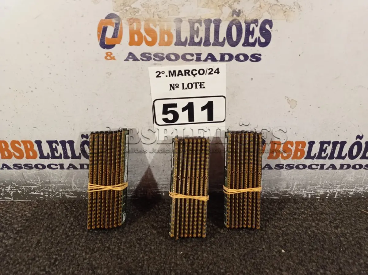 LOTE 511 - 24 MEMORIAS PARA SERVIDOR. (NO ESTADO) ATENÇÃO! FAZER A VISITAÇÃO ANTES DE ARREMATAR, NÃO SABEMOS SE FUNCIONA. LEILÃO NÃO TEM GARANTIA E NEM DEVOLUÇÃO, SUJEITO A POSSÍVEIS AVARIAS VISÍVEIS/OCULTAS E/OU AUSÊNCIA DE COMPONENTES.
