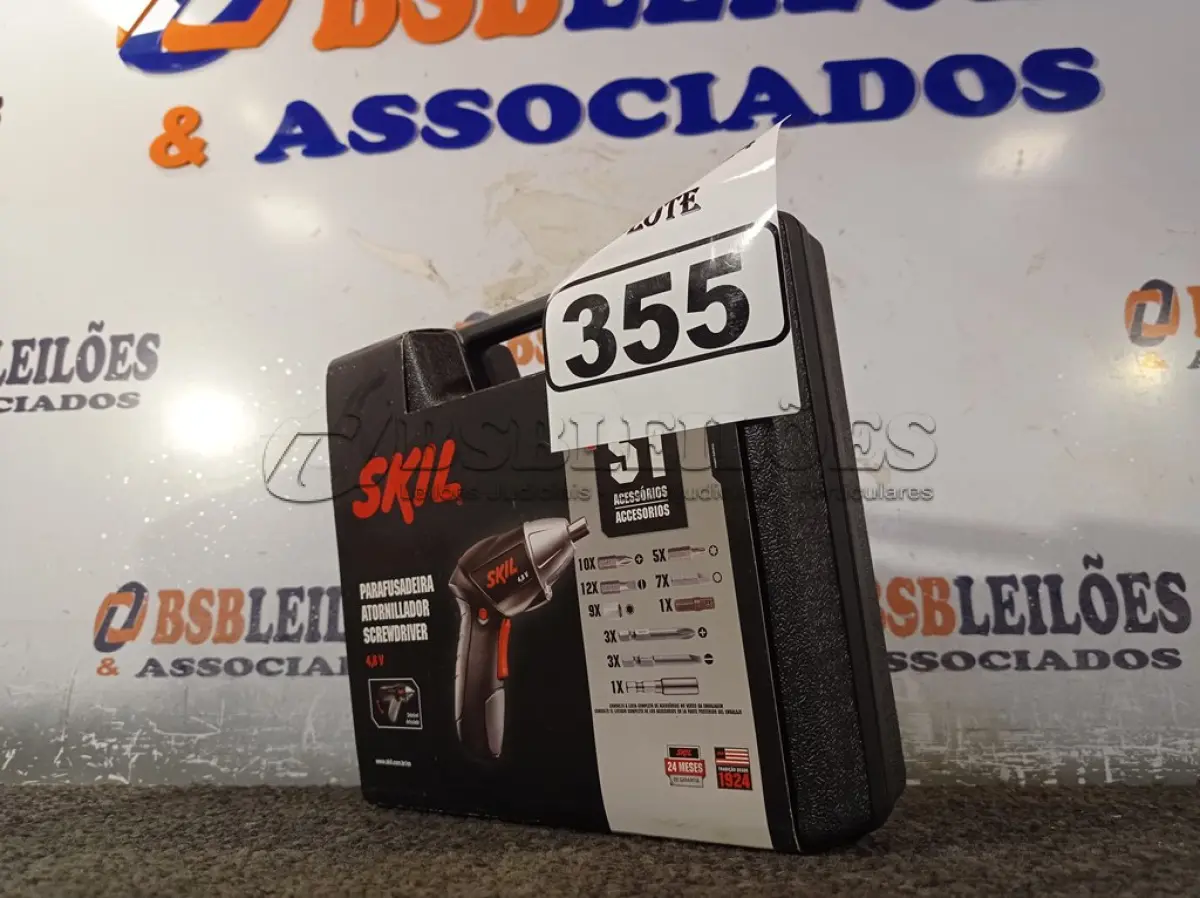 LOTE 355 - 01 PARAFUSADEIRA 220V SKIL +51 ACESSÓRIOS 4,8V. (NOVO). (NO ESTADO) ATENÇÃO! FAZER A VISITAÇÃO ANTES DE ARREMATAR, NÃO SABEMOS SE FUNCIONA. LEILÃO NÃO TEM GARANTIA E NEM DEVOLUÇÃO, SUJEITO A POSSÍVEIS AVARIAS VISÍVEIS/OCULTAS E/OU AUSÊNCIA DE COMPONENTES.