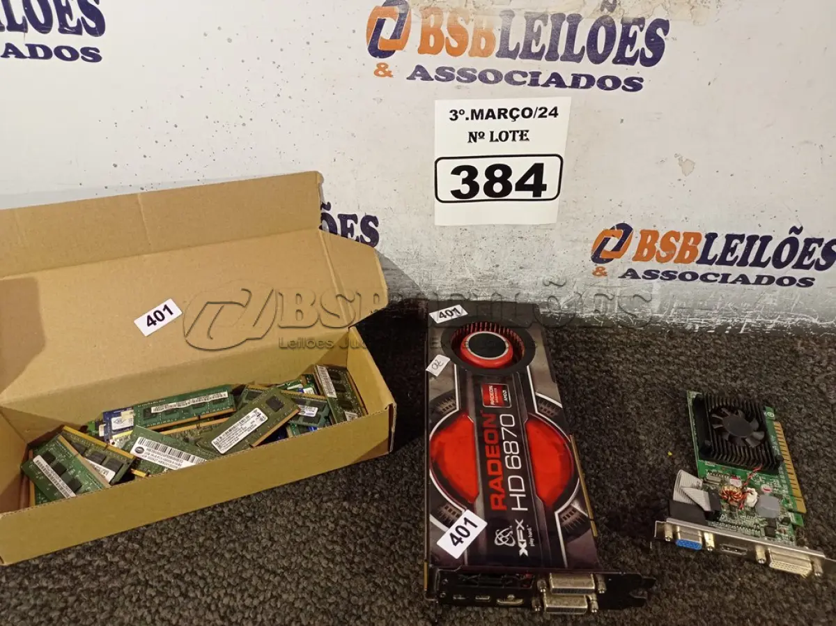 LOTE 384 - 02 PLACAS DE VÍDEO MARCAS E MODELOS DIVERSOS. (NO ESTADO) ATENÇÃO! FAZER A VISITAÇÃO ANTES DE ARREMATAR, NÃO SABEMOS SE FUNCIONA. LEILÃO NÃO TEM GARANTIA E NEM DEVOLUÇÃO, SUJEITO A POSSÍVEIS AVARIAS VISÍVEIS/OCULTAS E/OU AUSÊNCIA DE COMPONENTES.