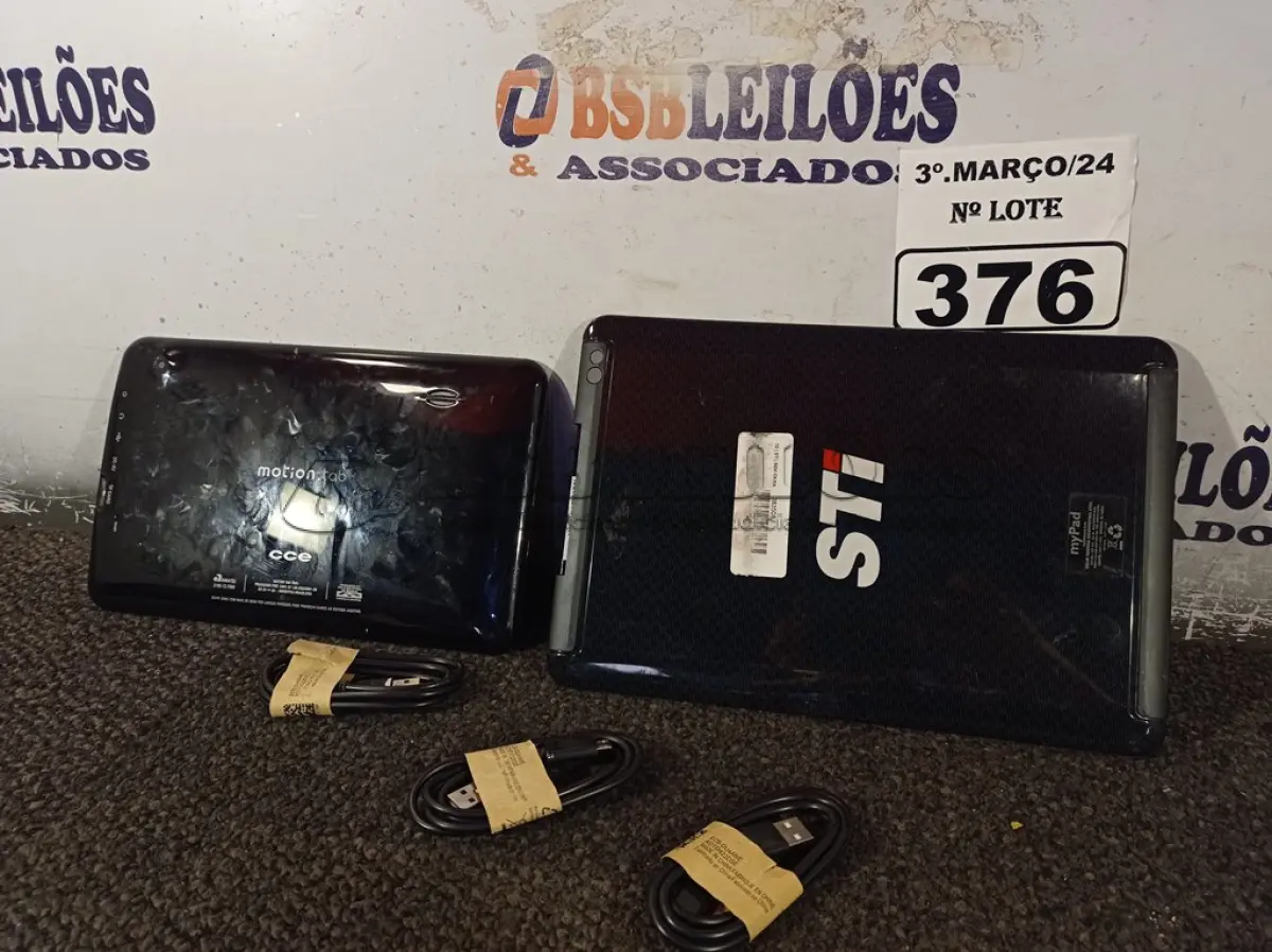 LOTE 376 - 02 TABLETS MARCAS E MODELOS DIVERSOS. (NO ESTADO) ATENÇÃO! FAZER A VISITAÇÃO ANTES DE ARREMATAR, NÃO SABEMOS SE FUNCIONA. LEILÃO NÃO TEM GARANTIA E NEM DEVOLUÇÃO, SUJEITO A POSSÍVEIS AVARIAS VISÍVEIS/OCULTAS E/OU AUSÊNCIA DE COMPONENTES.