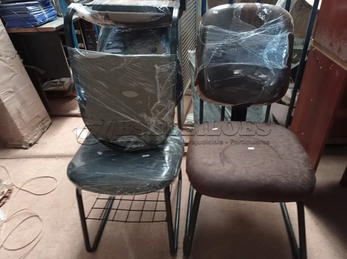 LOTE 418 - 03 CADEIRAS MARCAS E MODELOS DIVERSOS. (NO ESTADO) ATENÇÃO! FAZER A VISITAÇÃO ANTES DE ARREMATAR, NÃO SABEMOS SE FUNCIONA. LEILÃO NÃO TEM GARANTIA E NEM DEVOLUÇÃO, SUJEITO A POSSÍVEIS AVARIAS VISÍVEIS/OCULTAS E/OU AUSÊNCIA DE COMPONENTES.