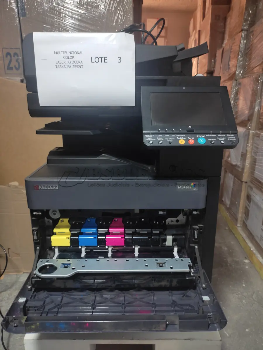 LOTE 003 - 01 MULTIFUNCIONAL COLOR LASER_KYOCERA TASKALFA 2552CI (NO ESTADO)