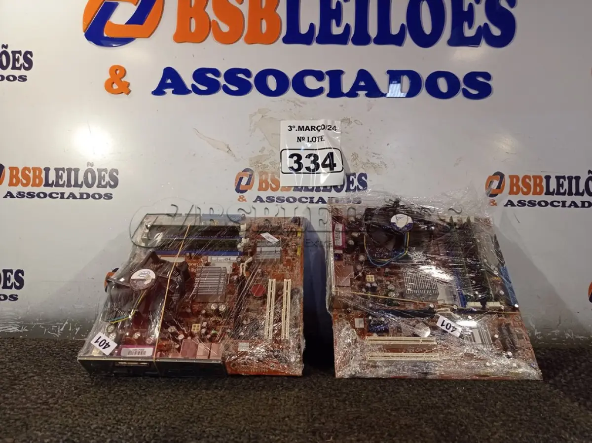 LOTE 334 - 02 PLACAS MÃE MARCAS E MODELOS DIVERSOS. (NO ESTADO) ATENÇÃO! FAZER A VISITAÇÃO ANTES DE ARREMATAR, NÃO SABEMOS SE FUNCIONA. LEILÃO NÃO TEM GARANTIA E NEM DEVOLUÇÃO, SUJEITO A POSSÍVEIS AVARIAS VISÍVEIS/OCULTAS E/OU AUSÊNCIA DE COMPONENTES.