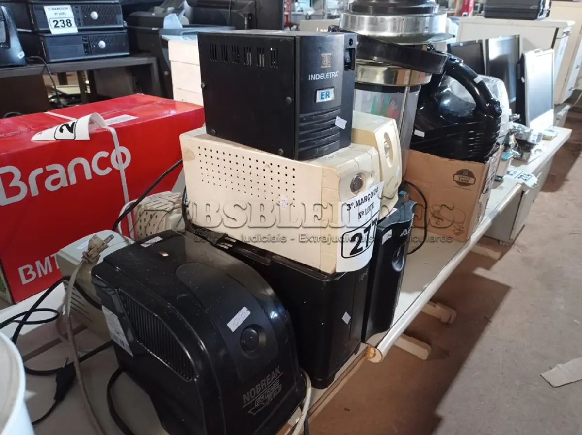LOTE 277 - 02 NOBREAKS E 06 ESTABILIZADORES MARCAS E MODELOS DIVERSOS. (NO ESTADO) ATENÇÃO! FAZER A VISITAÇÃO ANTES DE ARREMATAR, NÃO SABEMOS SE FUNCIONA. LEILÃO NÃO TEM GARANTIA E NEM DEVOLUÇÃO, SUJEITO A POSSÍVEIS AVARIAS VISÍVEIS/OCULTAS E/OU AUSÊNCIA DE COMPONENTES.