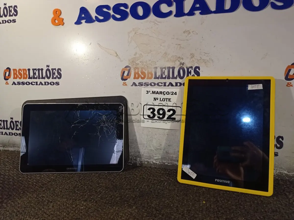 LOTE 392 - 02 TABLETS MARCAS E MODELOS DIVERSOS. (NO ESTADO) ATENÇÃO! FAZER A VISITAÇÃO ANTES DE ARREMATAR, NÃO SABEMOS SE FUNCIONA. LEILÃO NÃO TEM GARANTIA E NEM DEVOLUÇÃO, SUJEITO A POSSÍVEIS AVARIAS VISÍVEIS/OCULTAS E/OU AUSÊNCIA DE COMPONENTES.
