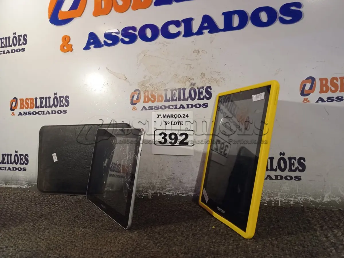 LOTE 392 - 02 TABLETS MARCAS E MODELOS DIVERSOS. (NO ESTADO) ATENÇÃO! FAZER A VISITAÇÃO ANTES DE ARREMATAR, NÃO SABEMOS SE FUNCIONA. LEILÃO NÃO TEM GARANTIA E NEM DEVOLUÇÃO, SUJEITO A POSSÍVEIS AVARIAS VISÍVEIS/OCULTAS E/OU AUSÊNCIA DE COMPONENTES.