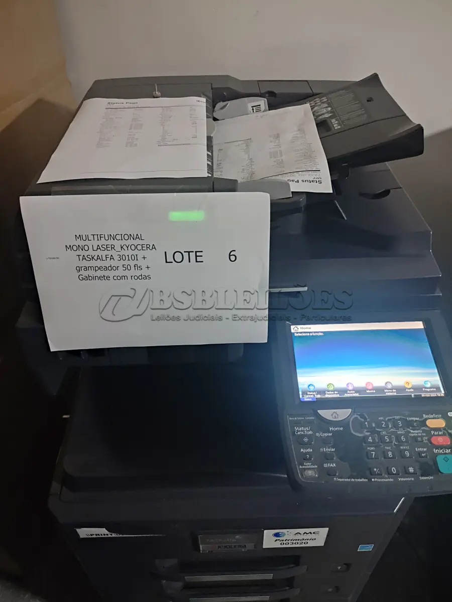 LOTE 006 - 02 MULTIFUNCIONAL MONO LASER_KYOCERA TASKALFA 3010I + GRAMPEADOR 50 FLS + GABINETE COM RODAS (NO ESTADO)