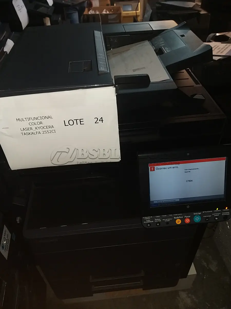 LOTE 024 - 01 MULTIFUNCIONAL COLOR LASER_KYOCERA TASKALFA 2552CI. (NO ESTADO) 