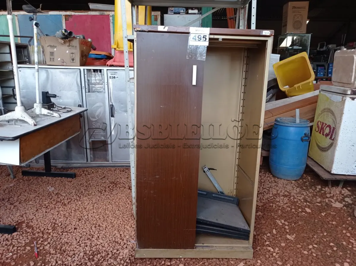 LOTE 495 - 02 ESTANTES DE AÇO E 01 ARQUIVO INCOMPLETO. (NO ESTADO) ATENÇÃO! FAZER A VISITAÇÃO ANTES DE ARREMATAR, NÃO SABEMOS SE FUNCIONA. LEILÃO NÃO TEM GARANTIA E NEM DEVOLUÇÃO, SUJEITO A POSSÍVEIS AVARIAS VISÍVEIS/OCULTAS E/OU AUSÊNCIA DE COMPONENTES.