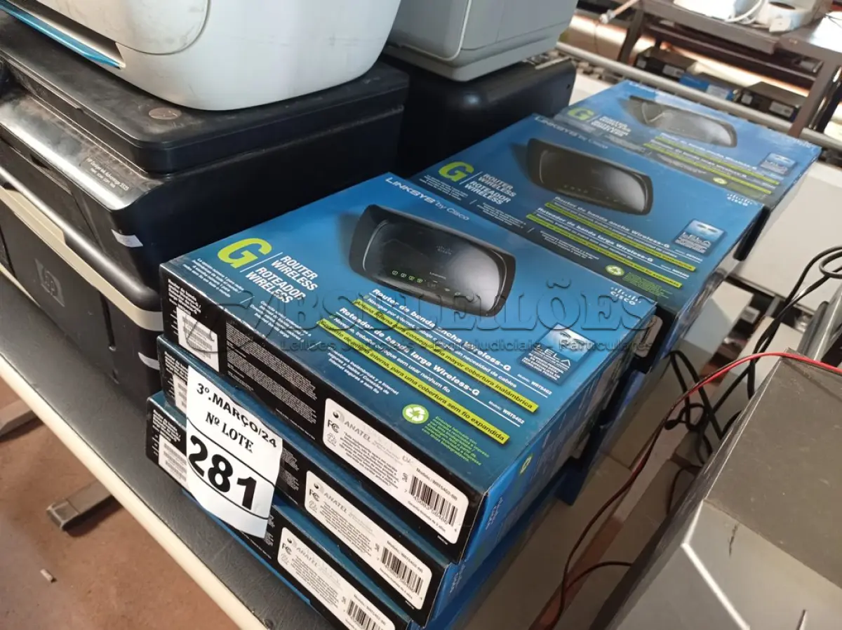 LOTE 281 - 12 ROTEADORES CISCO WRT54G2. (NO ESTADO) ATENÇÃO! FAZER A VISITAÇÃO ANTES DE ARREMATAR, NÃO SABEMOS SE FUNCIONA. LEILÃO NÃO TEM GARANTIA E NEM DEVOLUÇÃO, SUJEITO A POSSÍVEIS AVARIAS VISÍVEIS/OCULTAS E/OU AUSÊNCIA DE COMPONENTES.